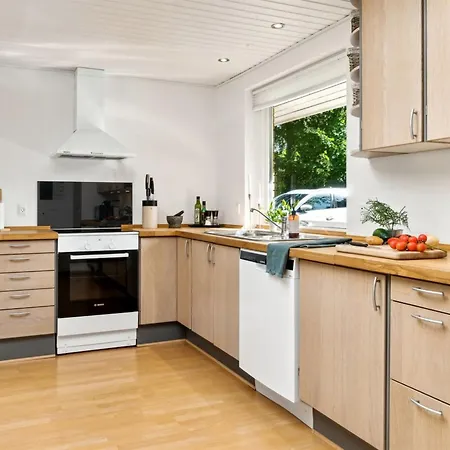 Dom wakacyjny Hjalmine - 1-5km From The Sea By Interhome